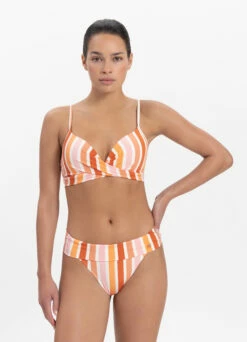 BEACHLIFE Macaron Twist Bikinitop