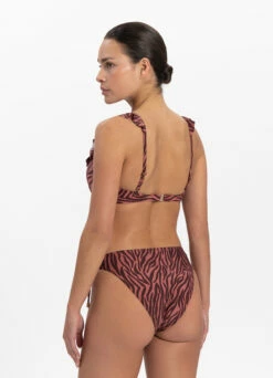 BEACHLIFE Zebra Ruffle Bikinitop 8 BEACHLIFE Zebra Ruffle Bikinitop -Beachlife Verkoopwinkel 125 569 217 569 3 1